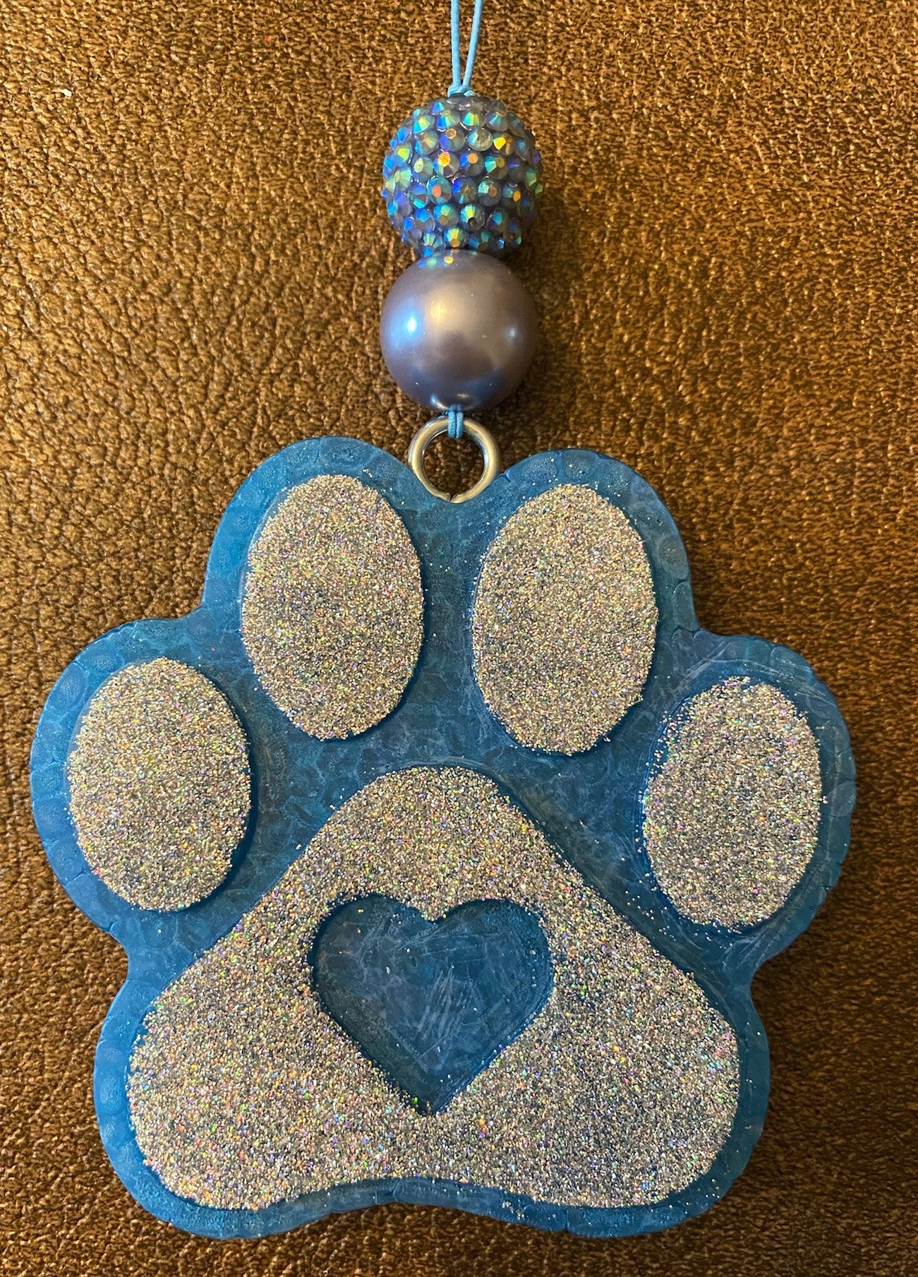 F147 Dog Paw with Heart